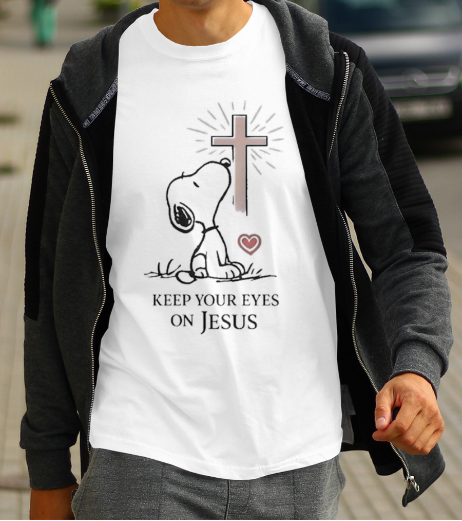 Snoopy Keep Your Eyes On Jesus Cross Heart T-Shirt