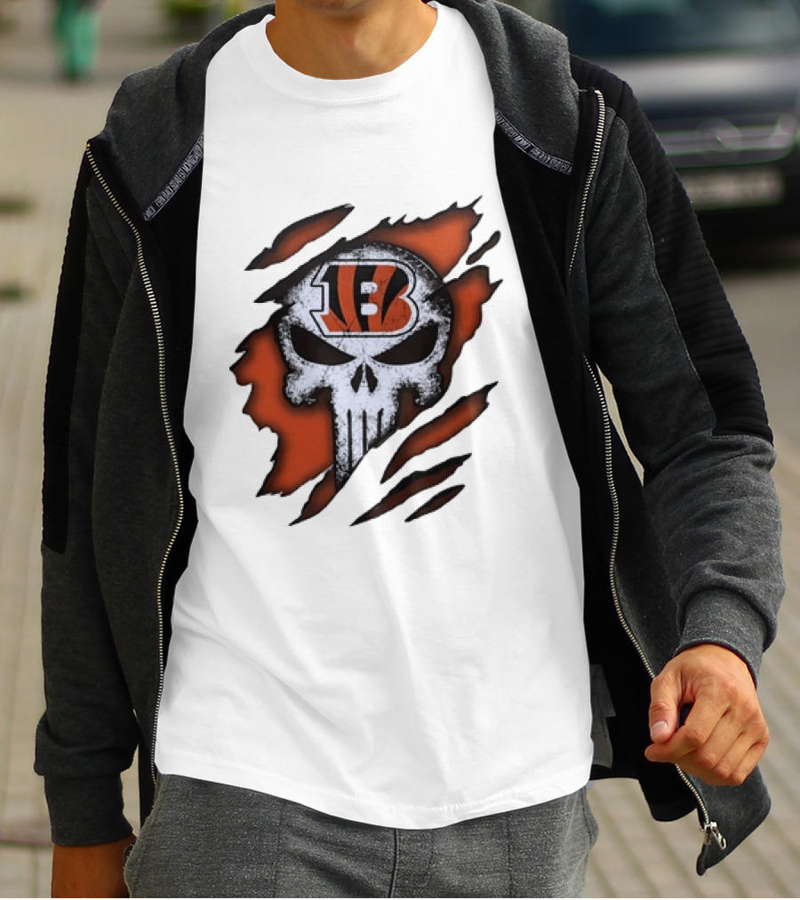Cincinnati Bengals Punisher Skull Ripped T-Shirt