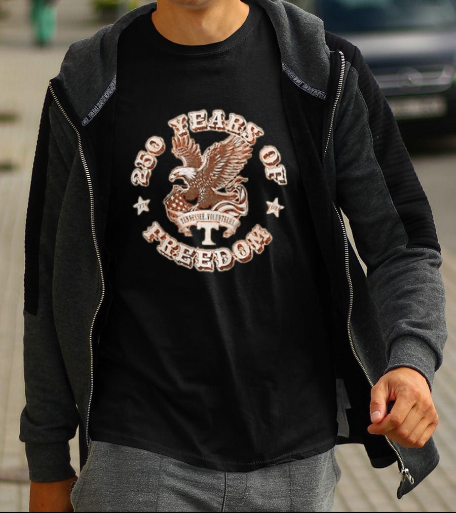 Tennessee Volunteers 250 Years Of Freedom Americana Eagle T-Shirt