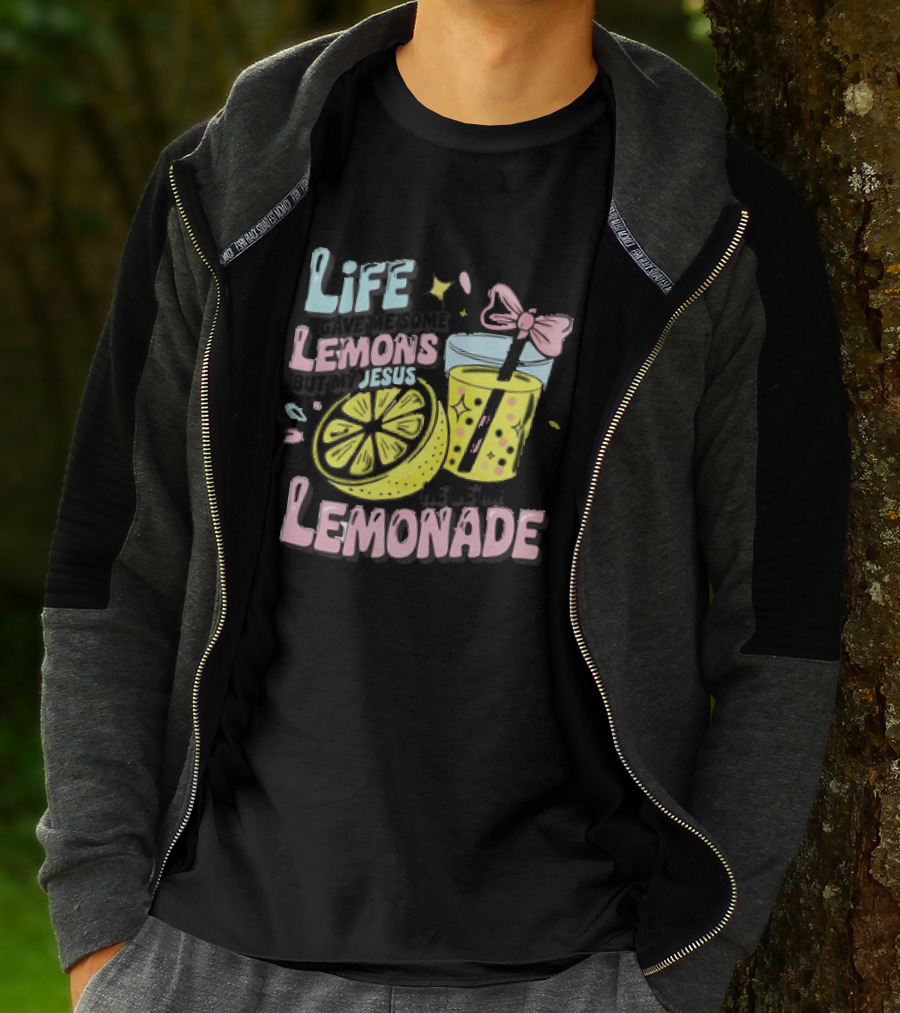 Life Gave Me Some Lemons But My Jesus He Be Makin Lemonade Glass Bow Slice T-Shirt