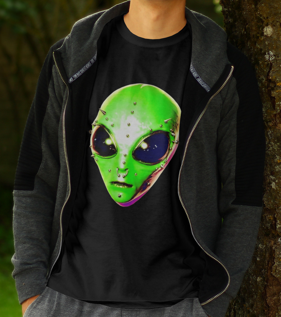 Believe Alien Pierced Face Extraterrestrial Iconic Green Martian Head T-Shirt