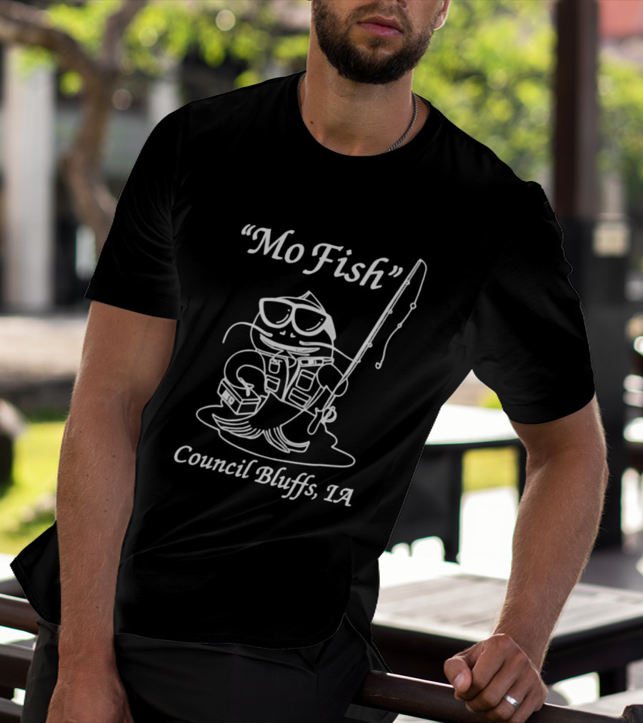 Mo Fish Council Bluffs IA Fishing Catfish With Rod And Tackle Box T-Shirt