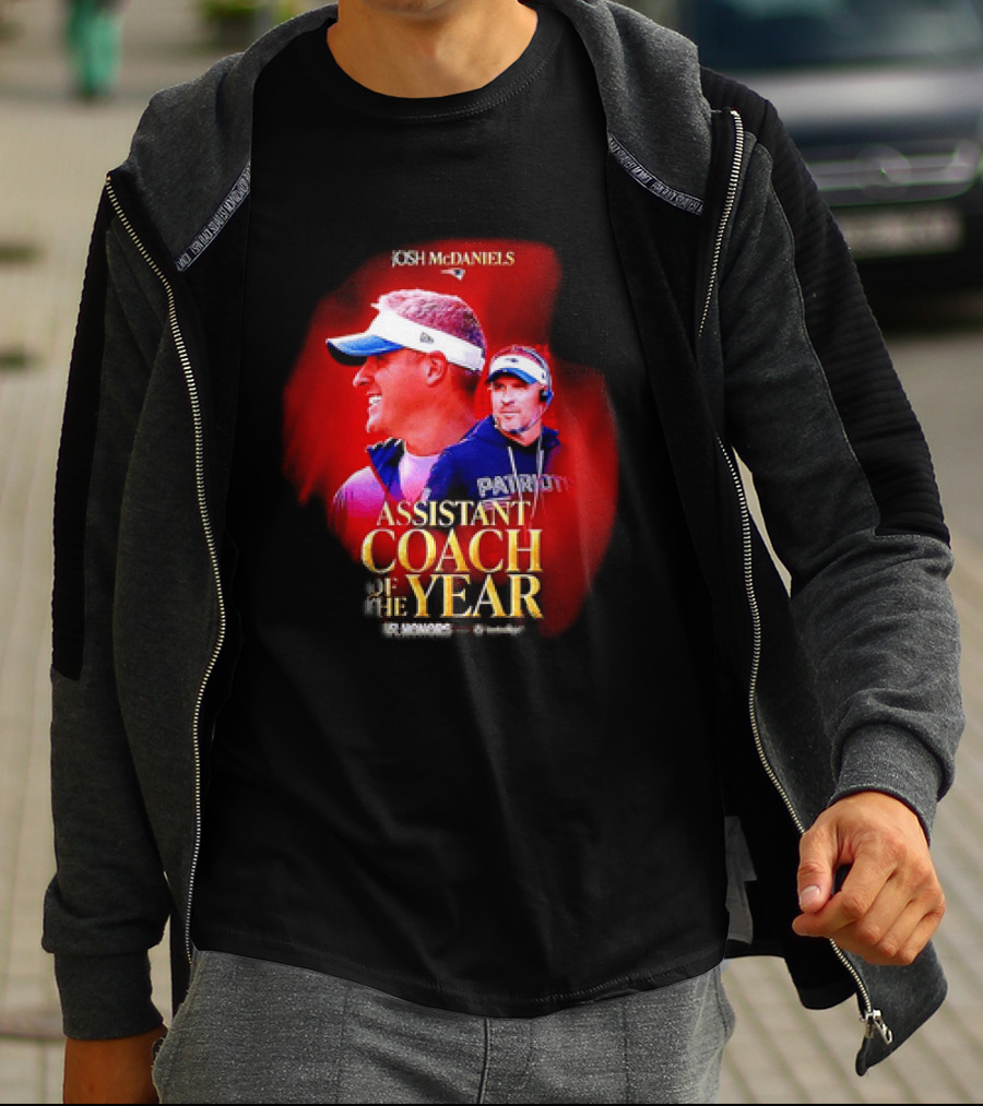 Josh McDaniels New England Patriots Assistant Coach Of The Year 2025 T-Shirt
