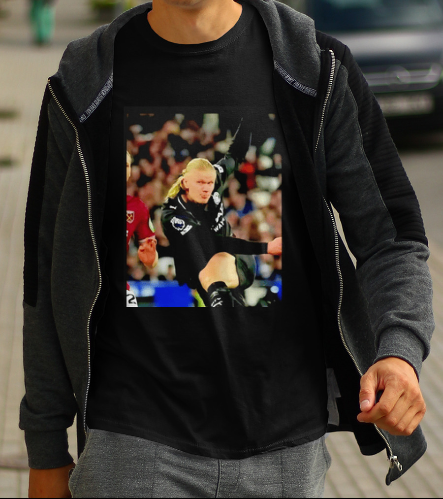 Erling Haaland Manchester City Football Player In Action T-Shirt