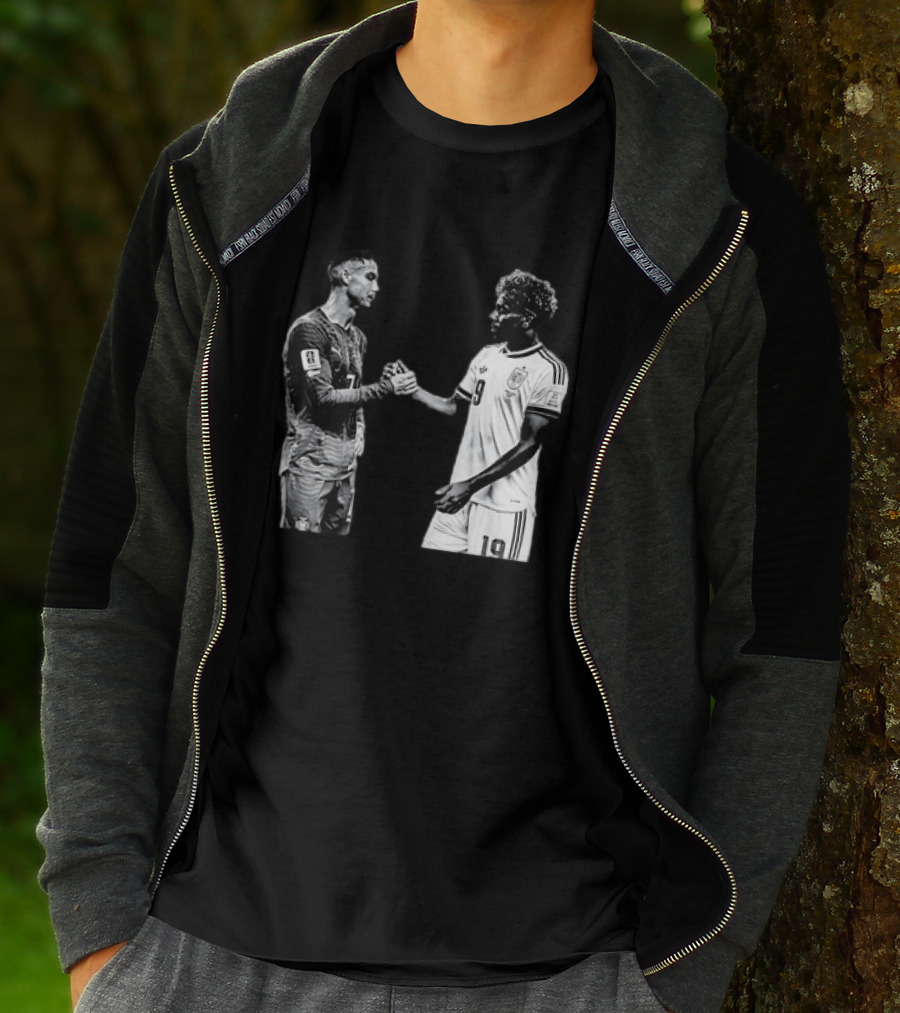 Cristiano Ronaldo Lamine Yamal Final Matchup Moment T-Shirt