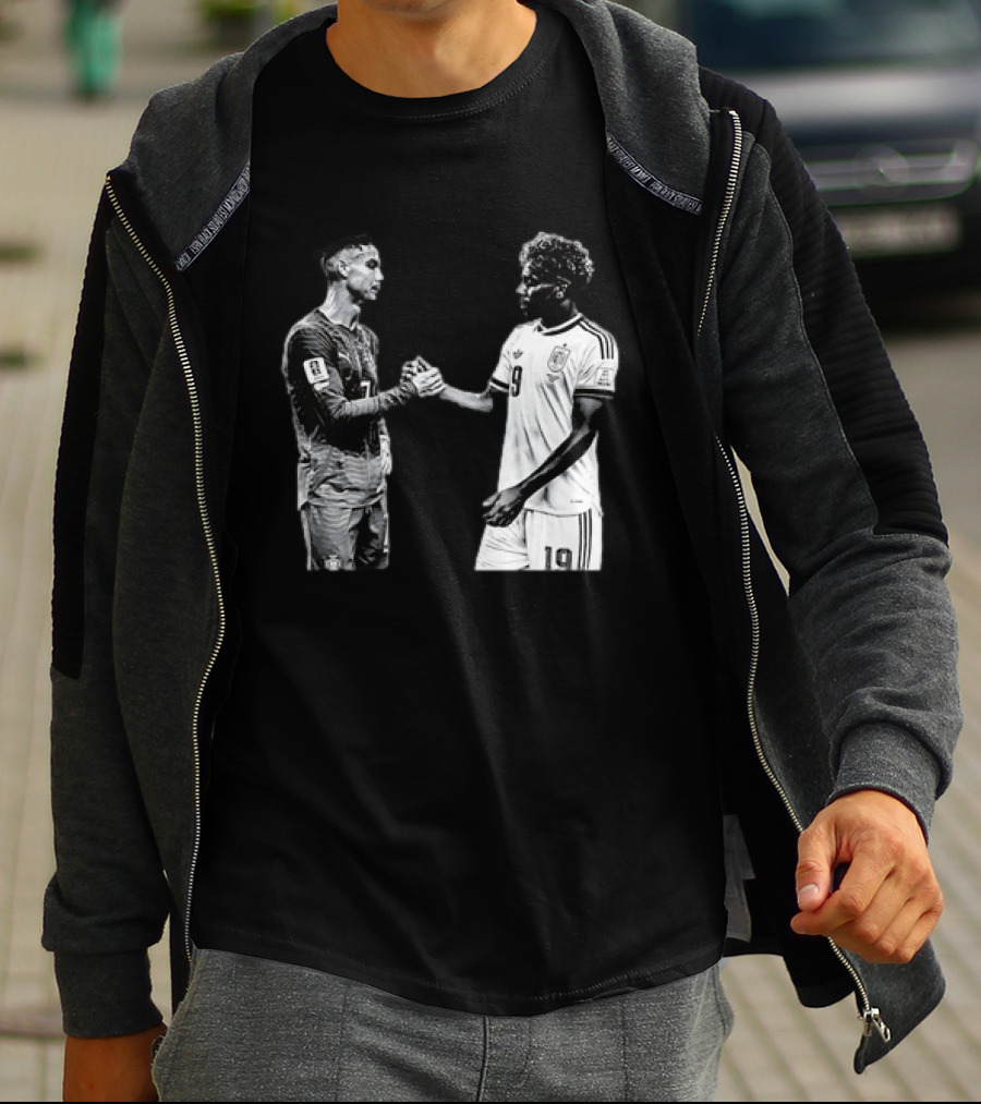 Cristiano Ronaldo Lamine Yamal Final Matchup Moment T-Shirt