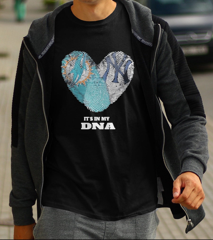 New York Yankees Statue Of Liberty It's In My DNA T-Shirt