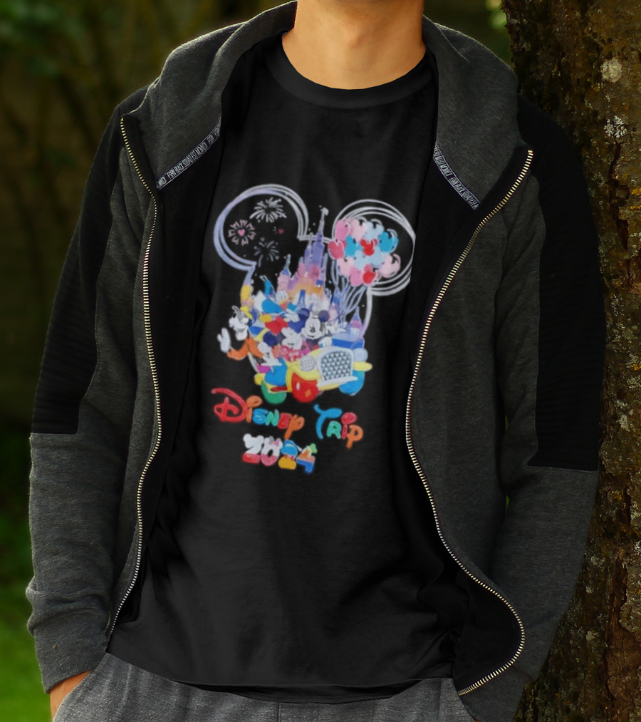 Disney Trip 2024 Mickey Mouse Donald Duck Goofy Minnie Castle Fireworks T-Shirt