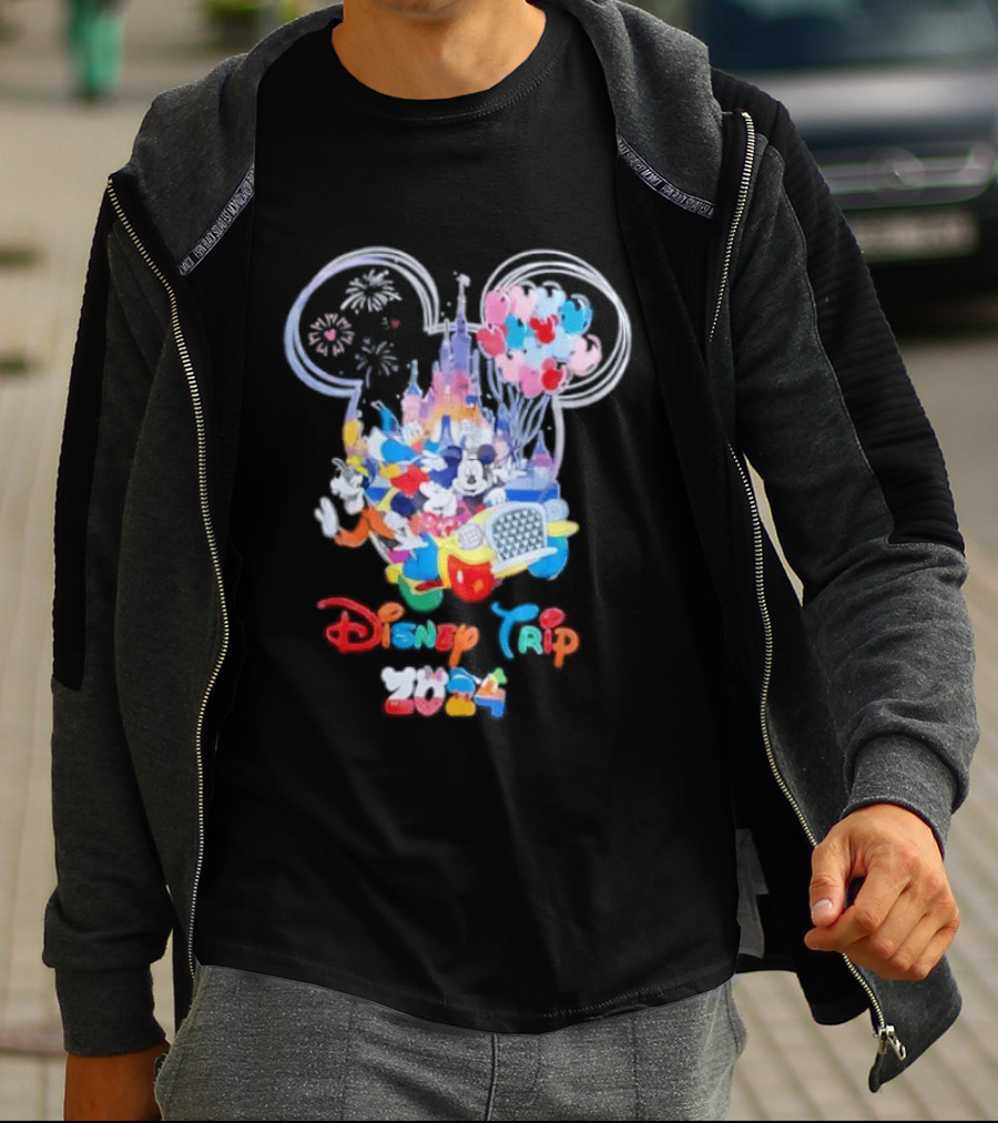 Disney Trip 2024 Mickey Mouse Donald Duck Goofy Minnie Castle Fireworks T-Shirt