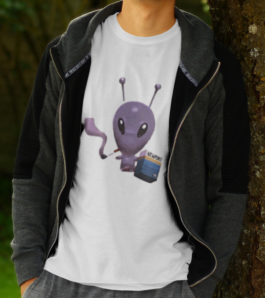 Alien Holding Newport Cigarette Pack Smoking Space Travel T-Shirt