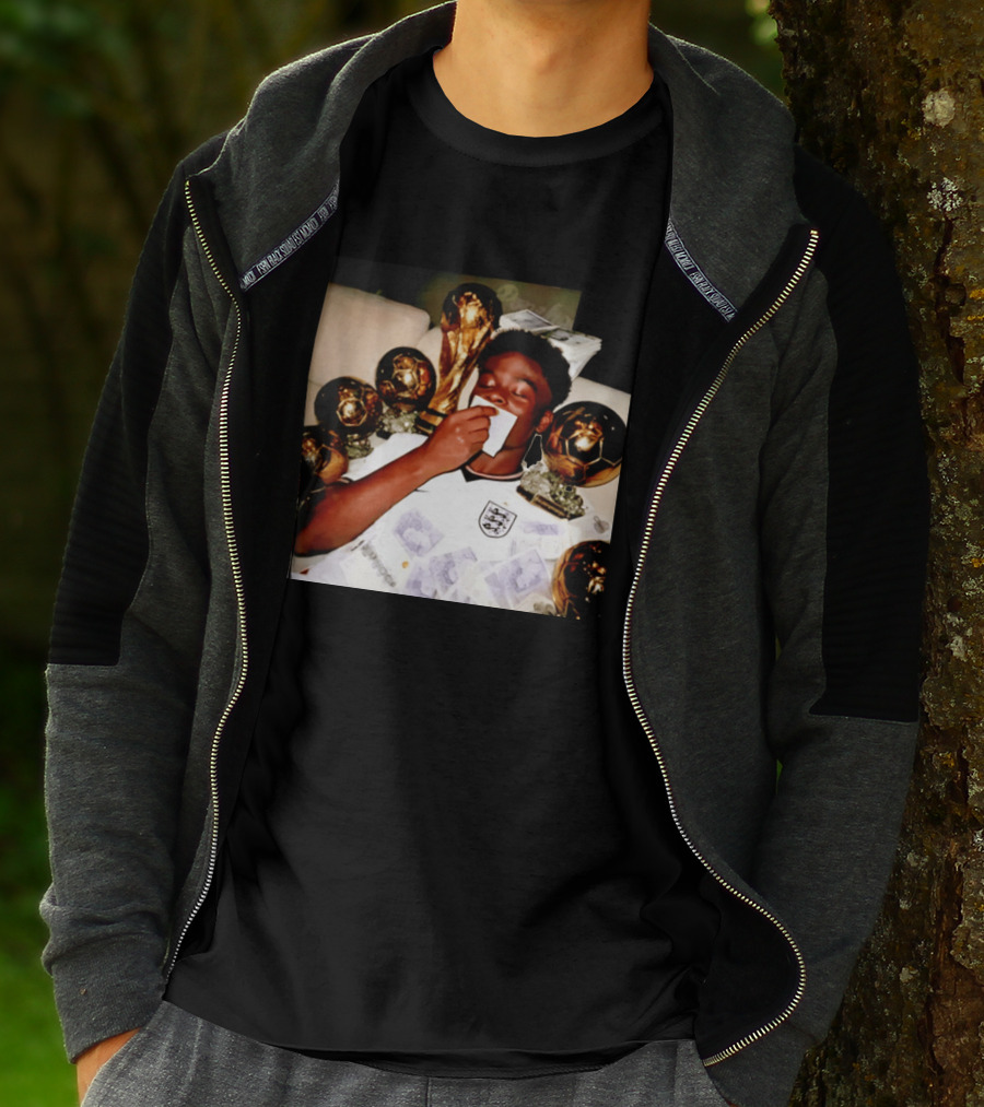 Bukayo Saka England National Team World Cup Trophies And Money T-Shirt