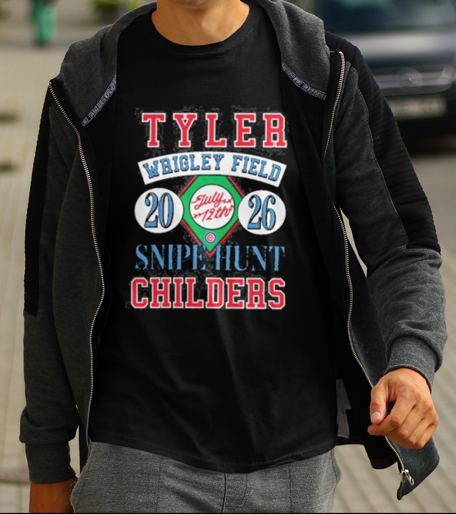 Tyler Childers Wrigley Field July 12th 2026 Chicago Cubs Sniff Hunt T-Shirt