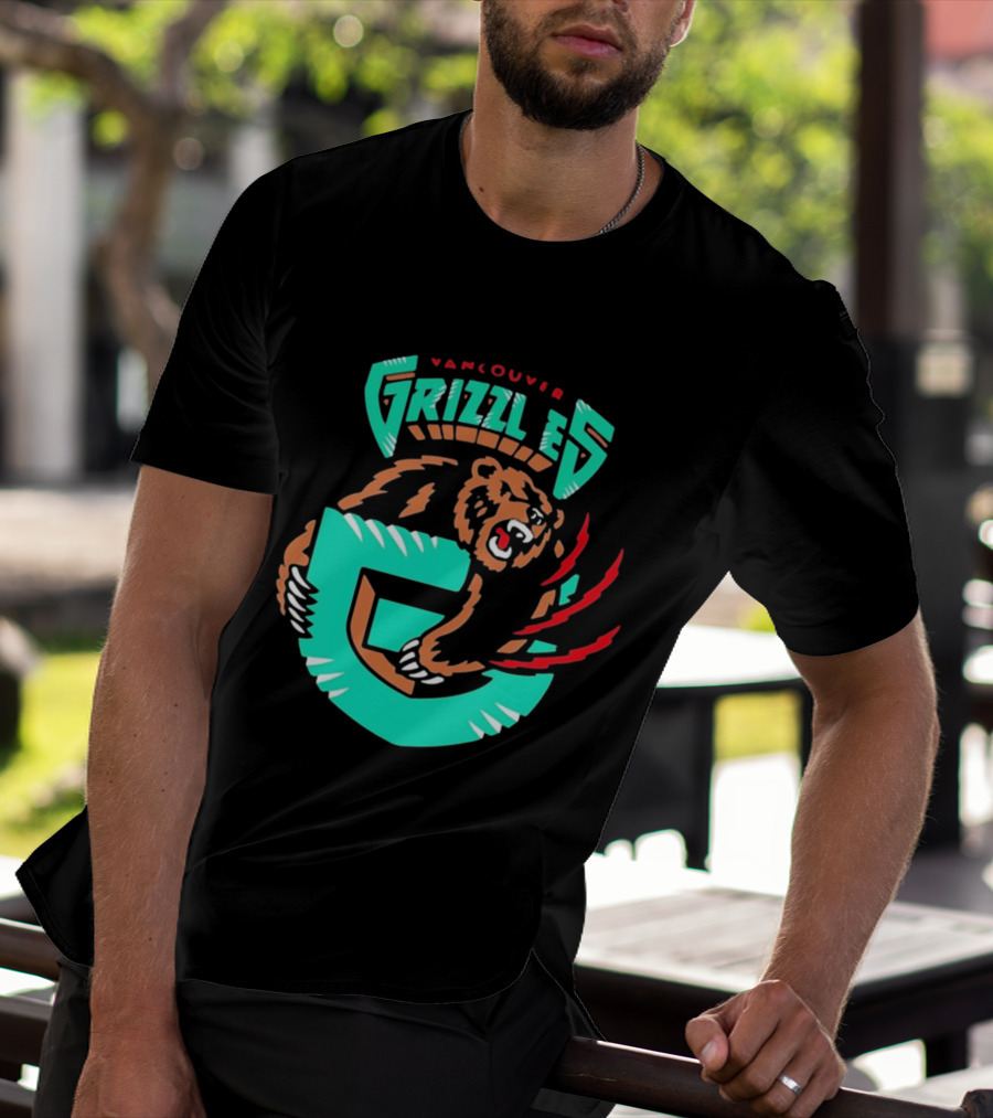 Vancouver Grizzlies Bear Claw Retro Sports Emblem Men's T-Shirt