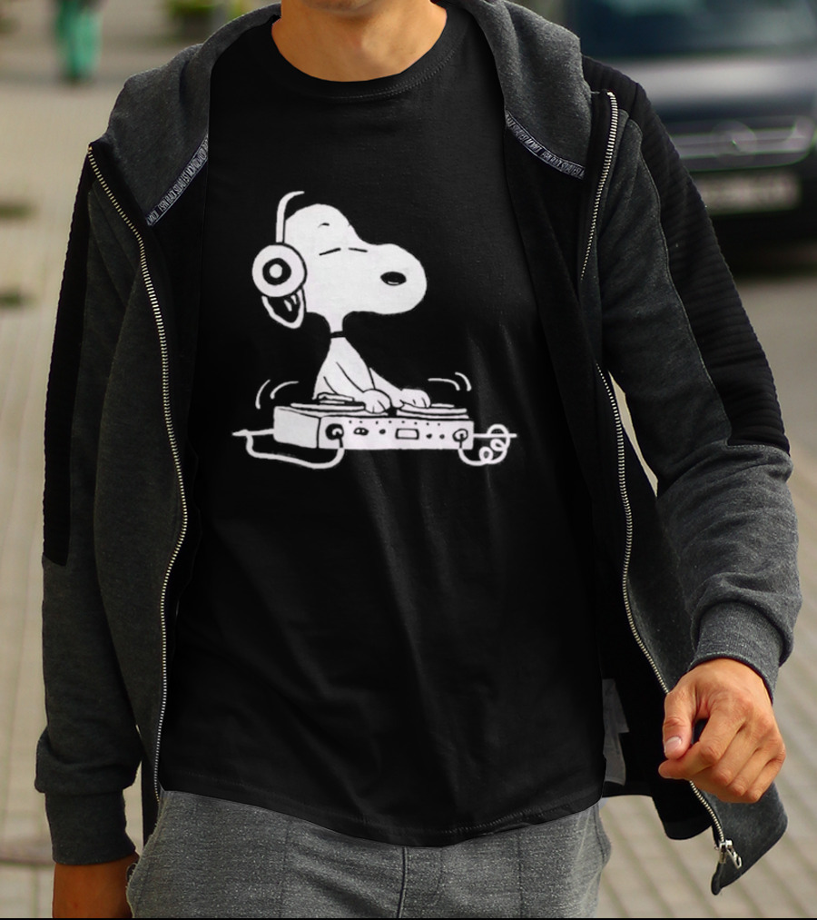 Kith Peanuts Snoopy DJ Collaboration T-Shirt