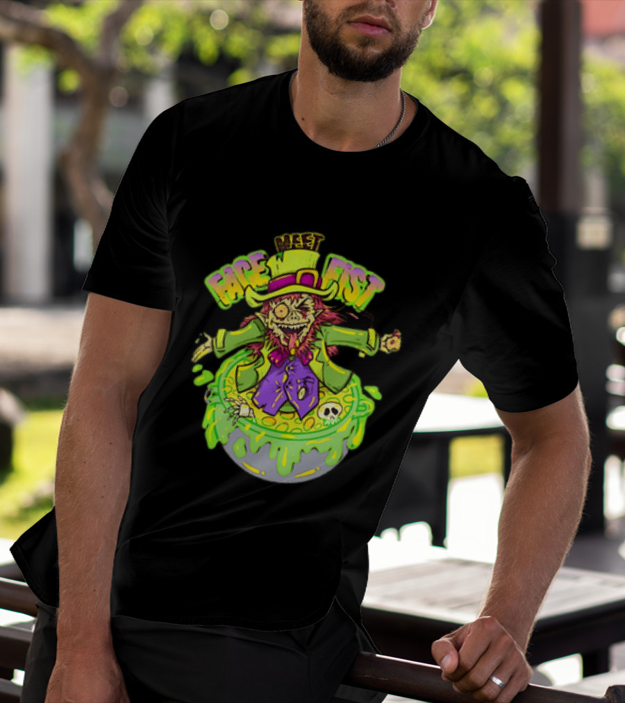 Face Meet Fist Leprechaun St Patrick's Day Cauldron Green Slime Skull T-Shirt