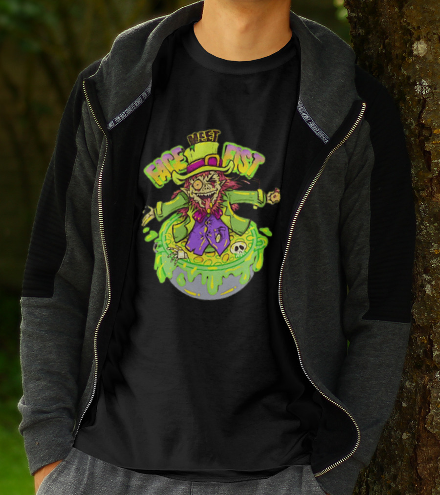 Face Meet Fist Leprechaun St Patrick's Day Cauldron Green Slime Skull T-Shirt