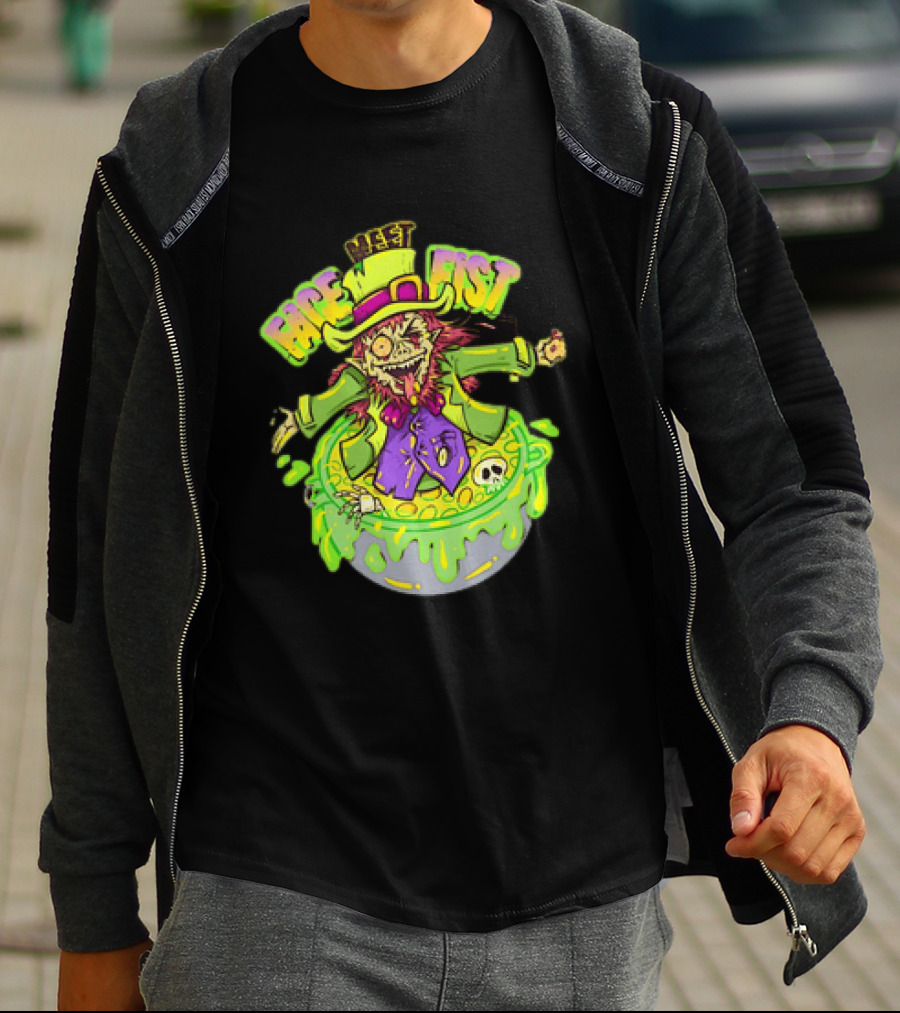 Face Meet Fist Leprechaun St Patrick's Day Cauldron Green Slime Skull T-Shirt