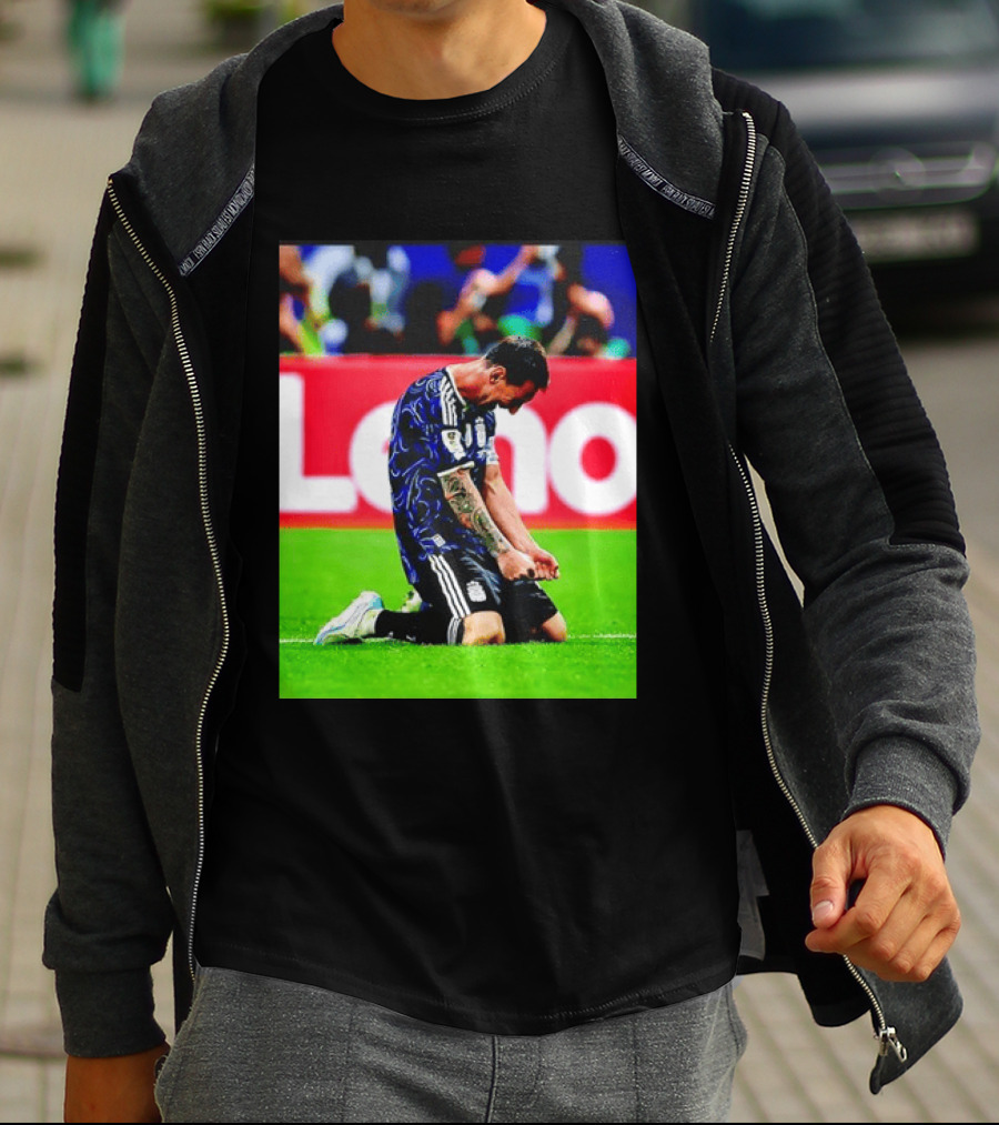Argentina Football Icon Lionel Messi Kneels In Triumph National Team Victory T-Shirt