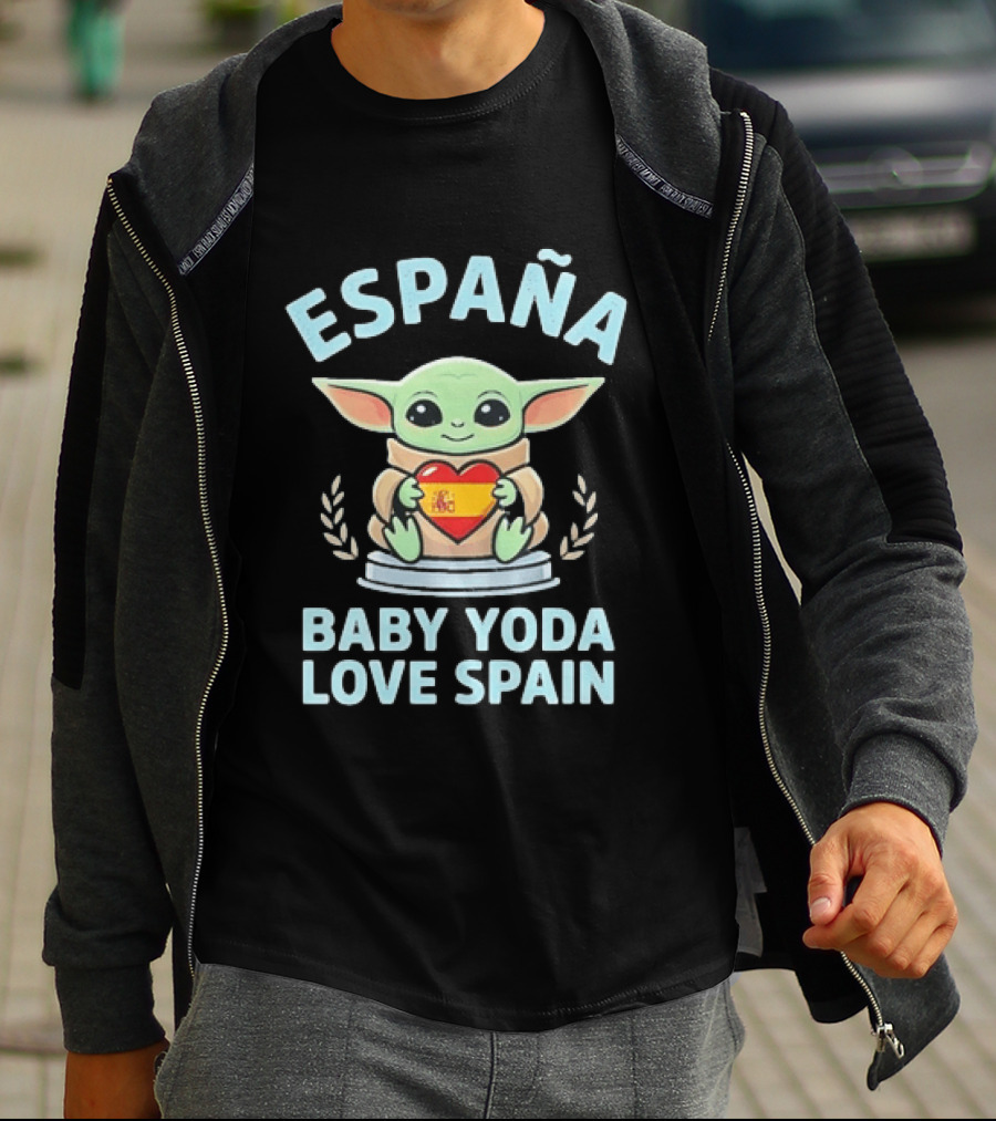 España Baby Yoda Love Spain Hearts Fan T-Shirt