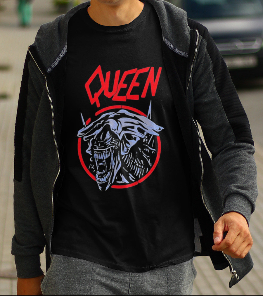 Queen Alien Xenomorph Facehugger Red T-Shirt