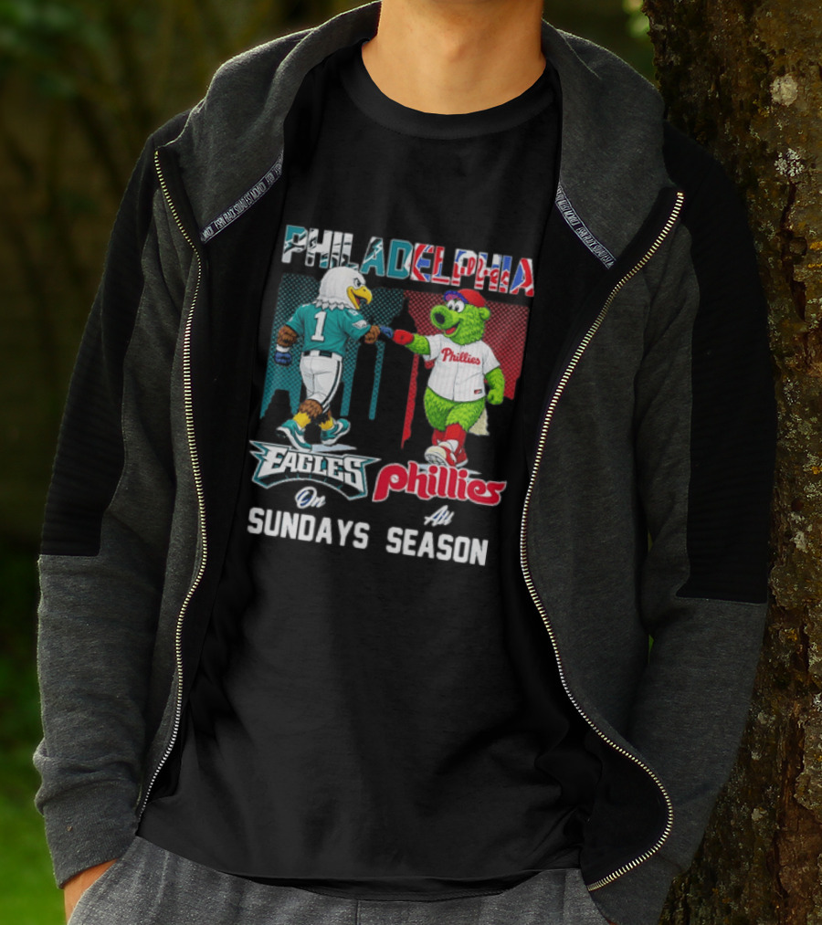 Philadelphia Eagles Phillies Fist Bump Sundays At Season T-Shirt