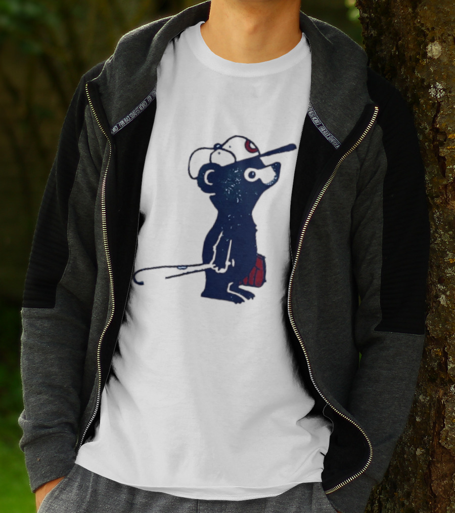 Chicago Cubs Baseball Bear Hitting With Bat And Glove T-Shirt