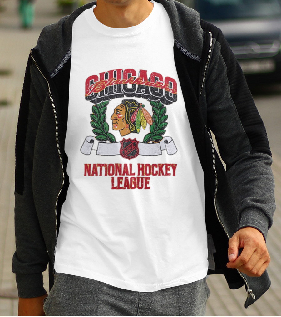 Chicago Blackhawks NHL Vintage Distressed Style National Hockey League T-Shirt