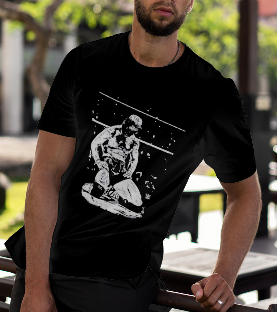 Rey Mysterio WWE Kneeling Pose Iconic Wrestler Image T-Shirt