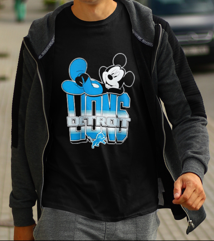 Mickey Mouse Relaxing Detroit Lions Disney Football T-Shirt