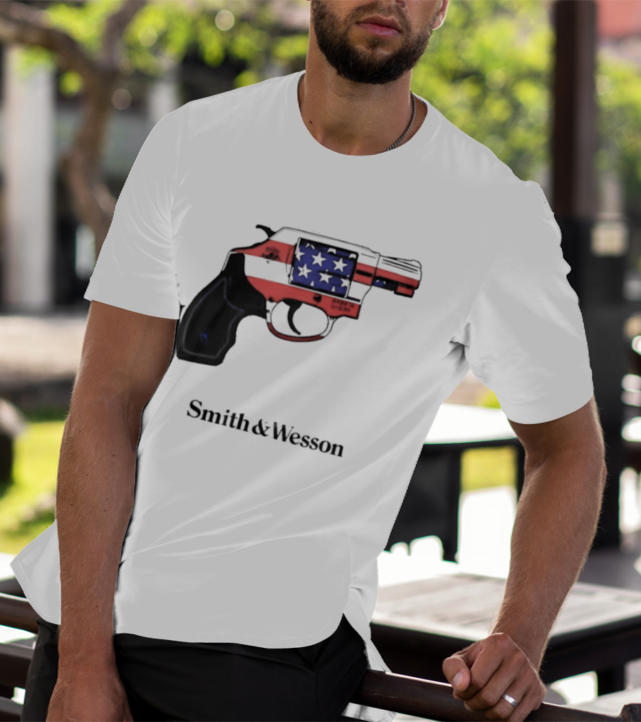 Smith And Wesson American Flag Revolver Firearm T-Shirt