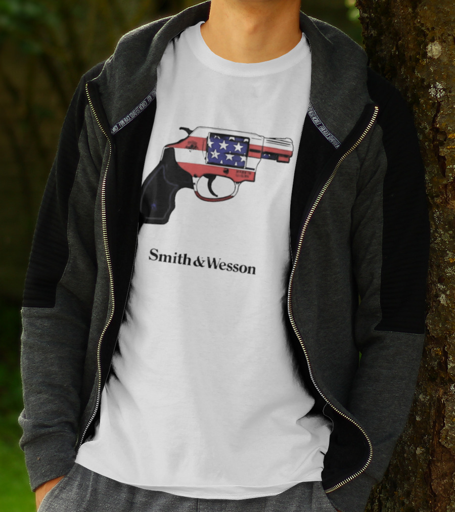 Smith And Wesson American Flag Revolver Firearm T-Shirt