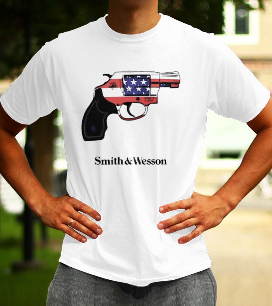 Smith And Wesson American Flag Revolver Firearm T-Shirt