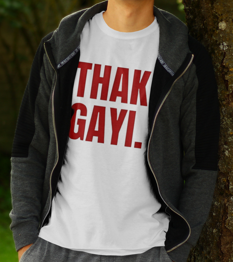 Thak Gayi Hindi Tired Exhausted Text Bold Red T-Shirt