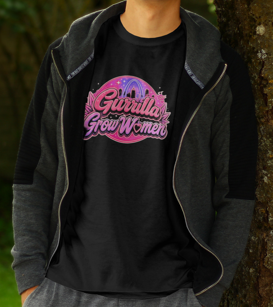 Gurrilla Grow Women St Louis Cannabis Cityscape Pink Sky Arch T-Shirt