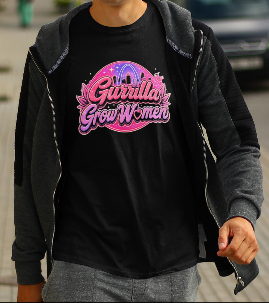 Gurrilla Grow Women St Louis Cannabis Cityscape Pink Sky Arch T-Shirt
