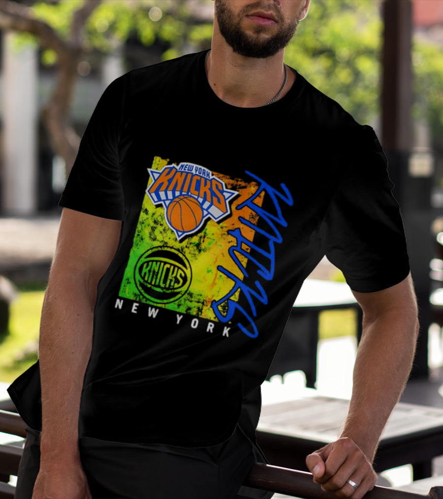 New York Knicks Distressed Basketball Retro Style NBA Fan Favorite T-Shirt