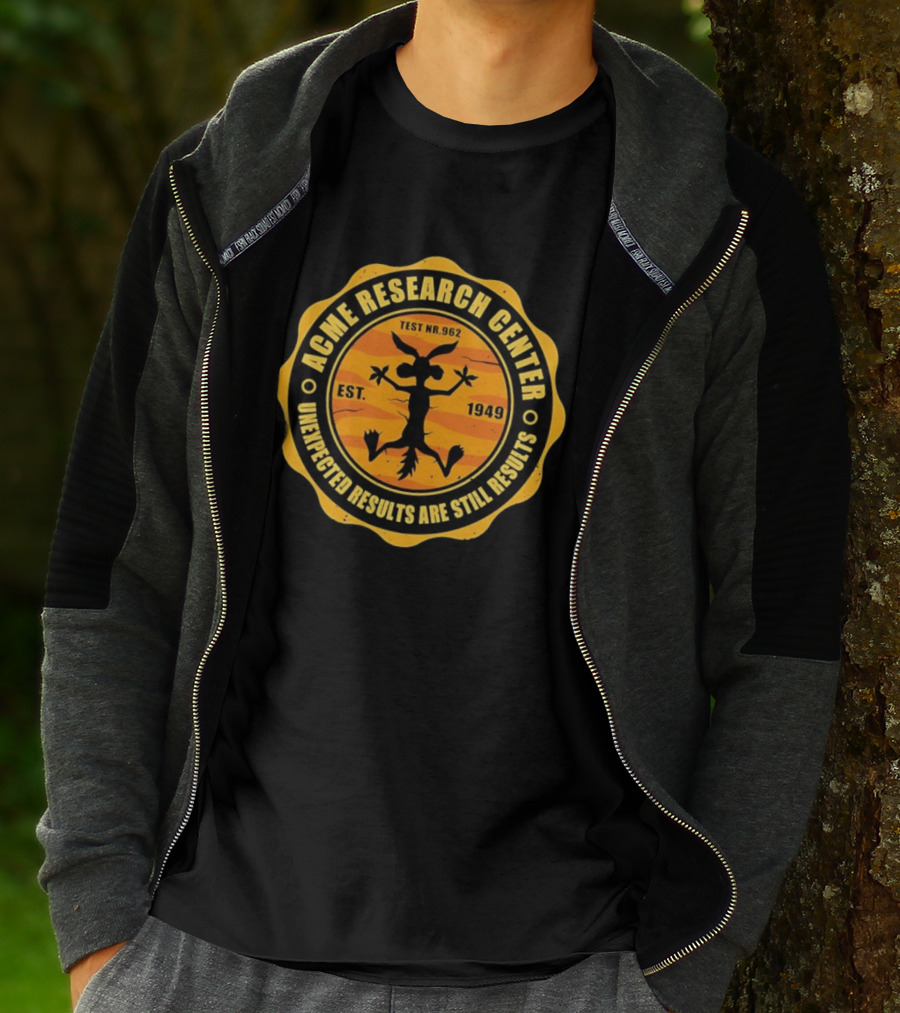 ACME Research Center Wile E Coyote Test NR.962 Unexpected Results Est. 1949 T-Shirt