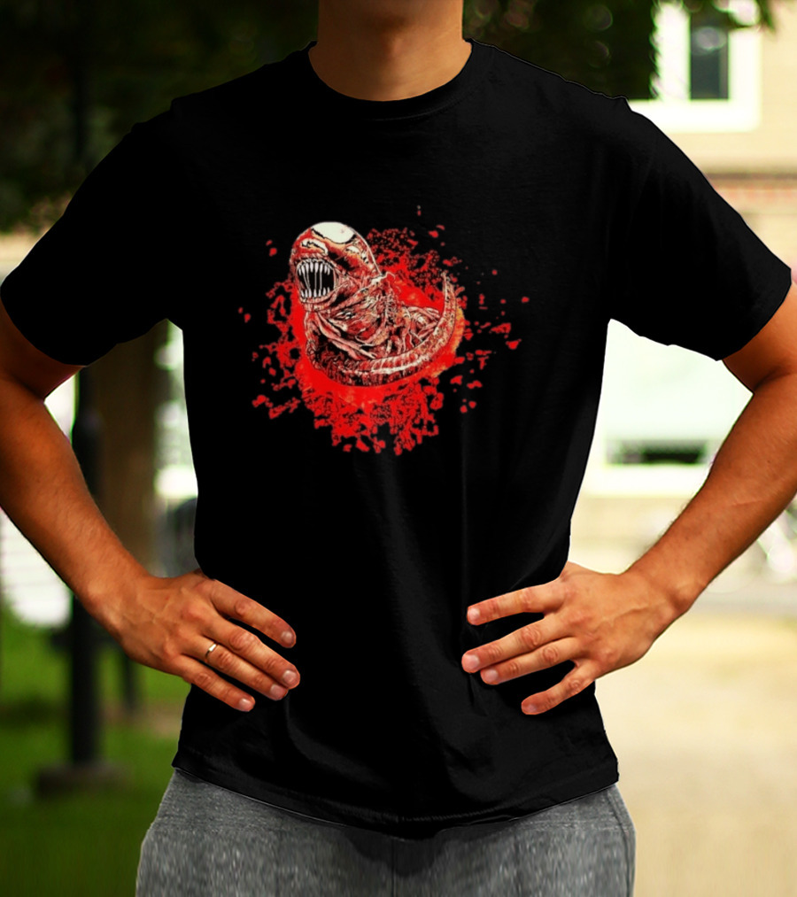 Aliens Chestburster Sci Fi Horror Blood Splatter Creature T-Shirt