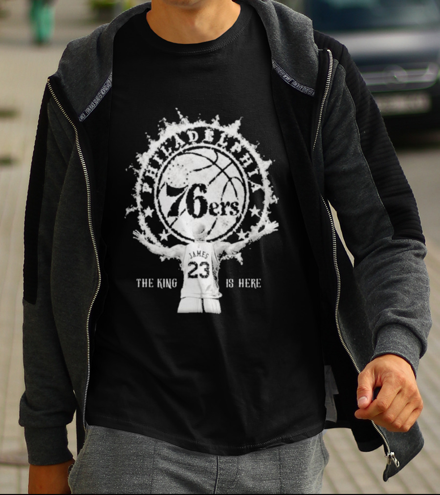 LeBron Philly 76ers The King Is Here 23 T-Shirt
