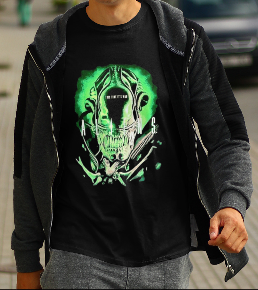 Xenomorph Aliens This Time It's War Alien Franchise Movie T-Shirt