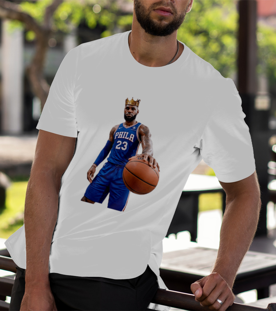 LeBron James King Crown Dribbling Philadelphia 76ers Basketball Player 23 Phila T-Shirt