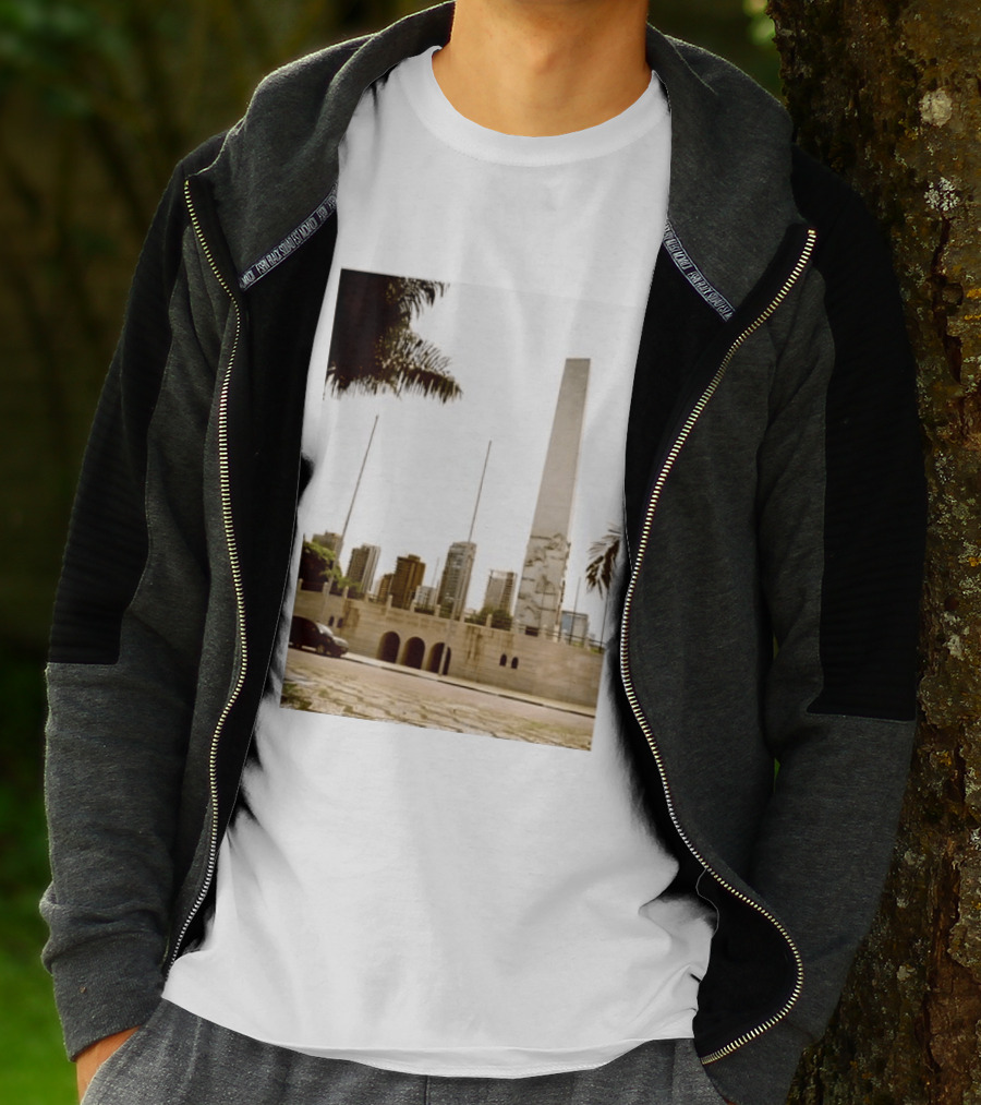 Obelisco Do Ibirapuera M M D C Viveram Pouco Para Morrer Bem Morreram Jovens Historical Monument São Paulo Brazil T-Shirt