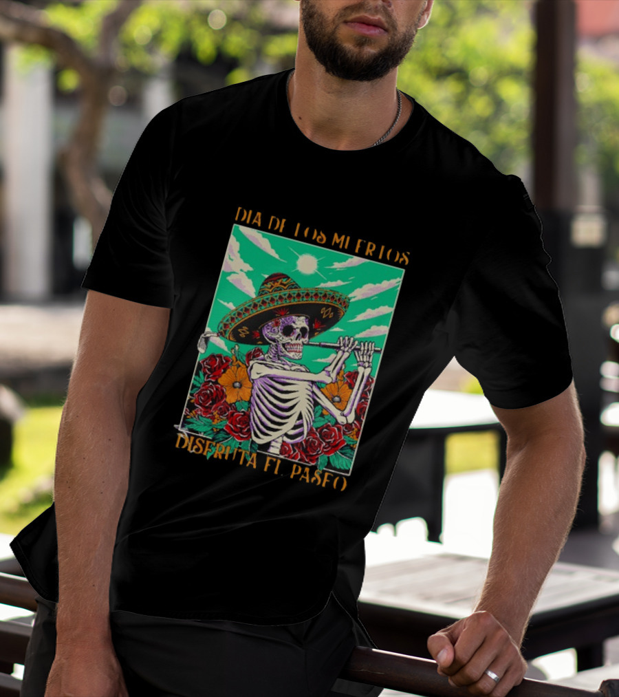Calavera Golfer Día De Los Muertos Sombrero Flores Disfruta El Paseo T-Shirt