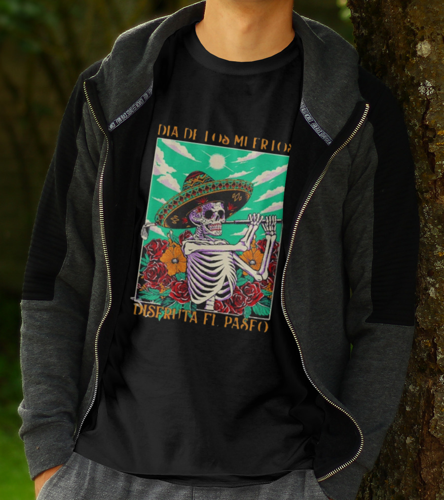 Calavera Golfer Día De Los Muertos Sombrero Flores Disfruta El Paseo T-Shirt