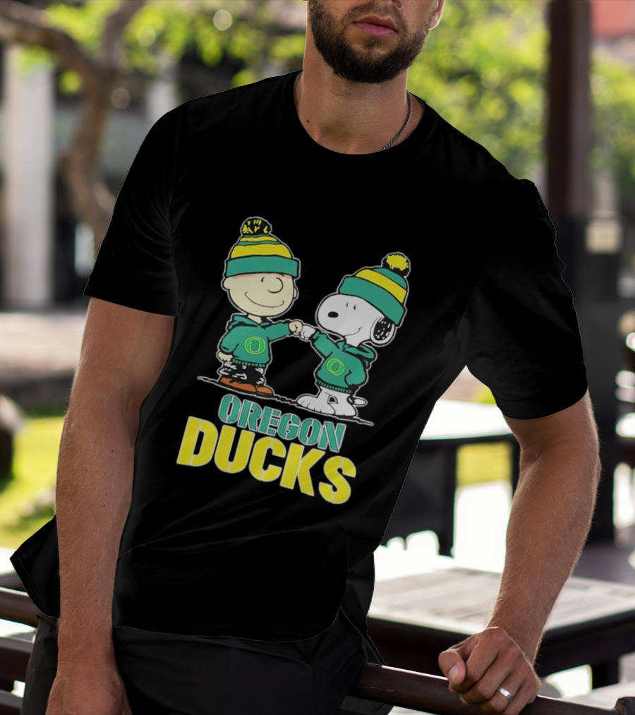 Charlie Brown Snoopy Fist Bump Oregon Ducks Fan Gear T-Shirt