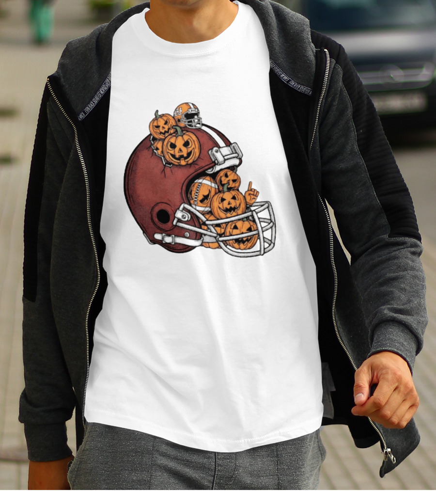Cleveland Browns Halloween Pumpkin Football Helmet T-Shirt