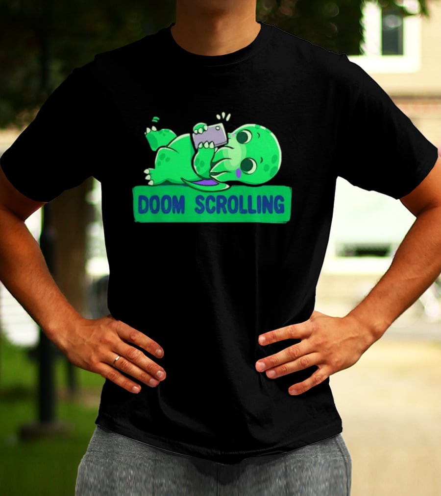 Doom Scrolling Cthulhu Lovecraft Monster With Smartphone T-Shirt