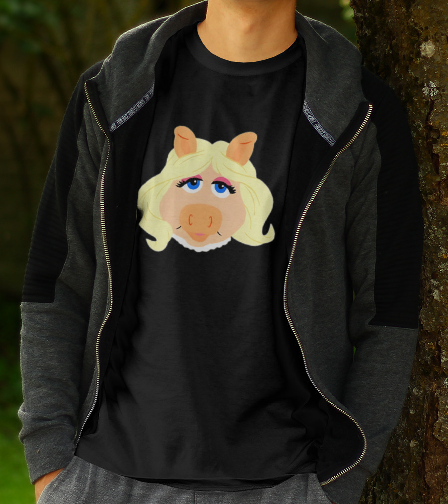 Miss Piggy Iconic Jim Henson's Muppets Character Blonde Hair Blue Eyes T-Shirt