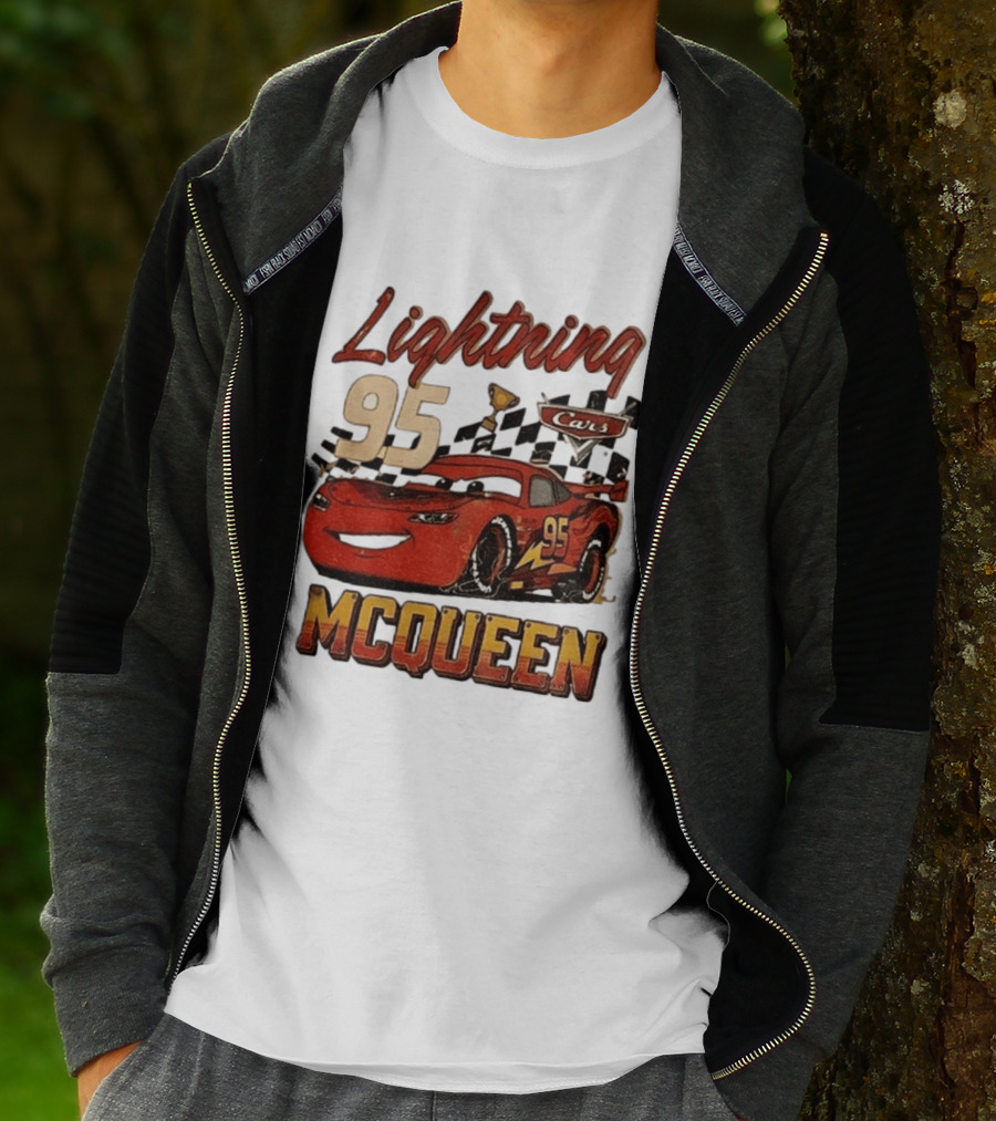 Lightning McQueen 95 Cars Trophy Checkered Flags Disney Pixar T-Shirt