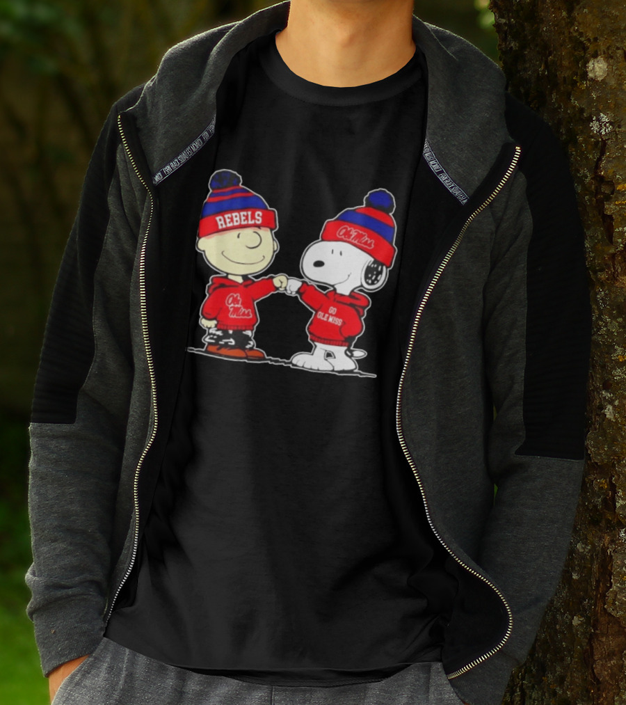 Ole Miss Rebels Snoopy Charlie Brown Fist Bump Go Ole Miss T-Shirt
